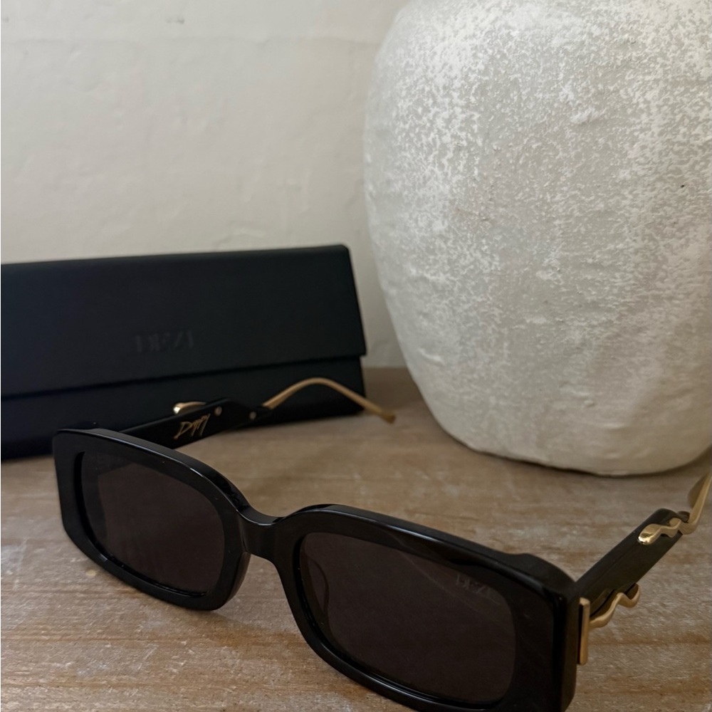DEZI Drippy Sunglasses
